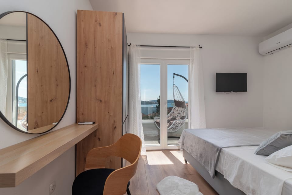 Superior Penthouse, 2 Bedrooms, Sea View | Hypo-allergenic bedding, memory foam beds, in-room safe