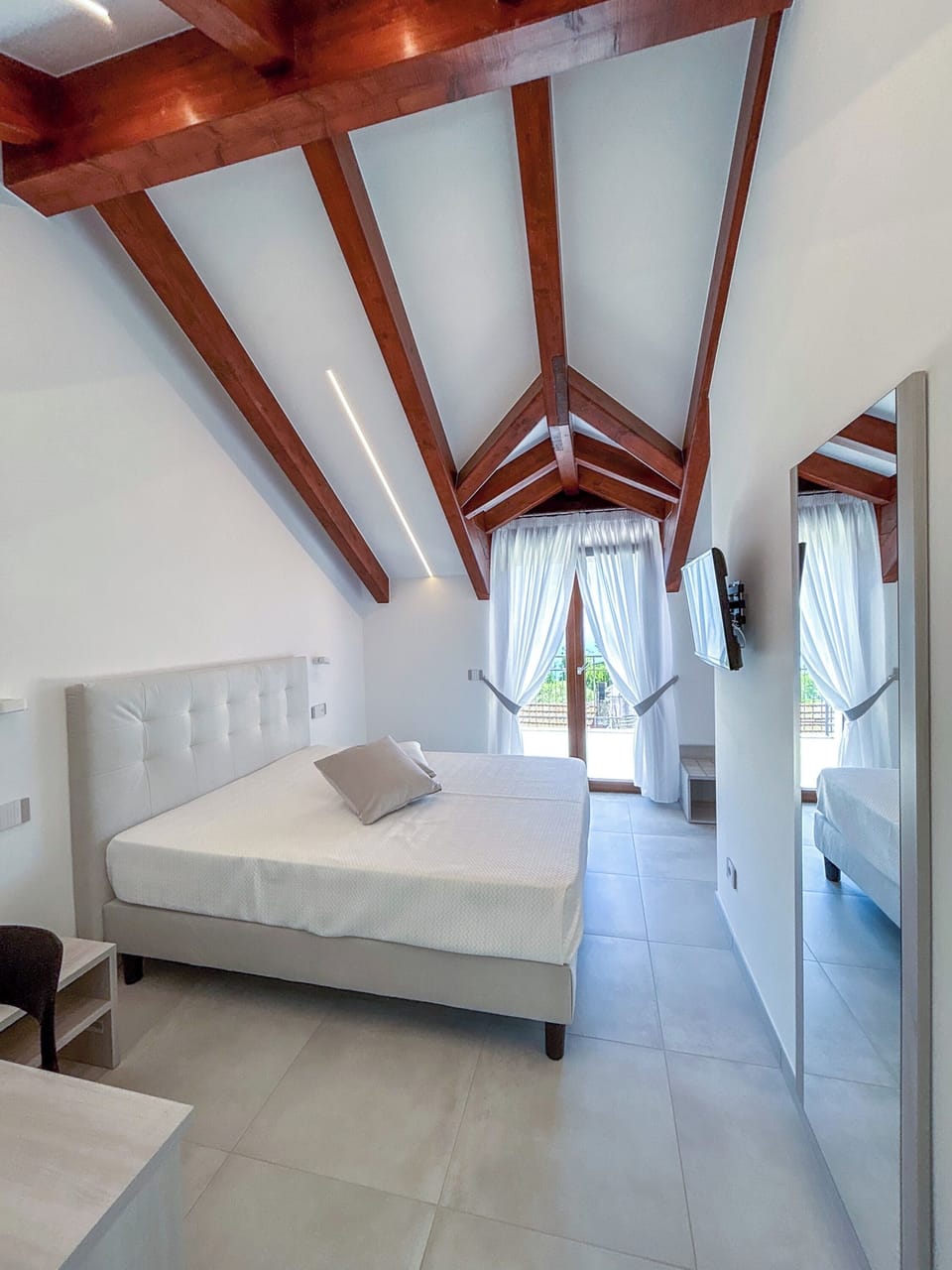 Superior Double Room, Balcony, Sea View | Hypo-allergenic bedding, individually decorated, individually furnished