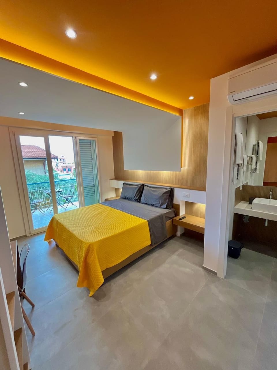 Comfort Room, Private Bathroom | Individually decorated, desk, iron/ironing board, free WiFi