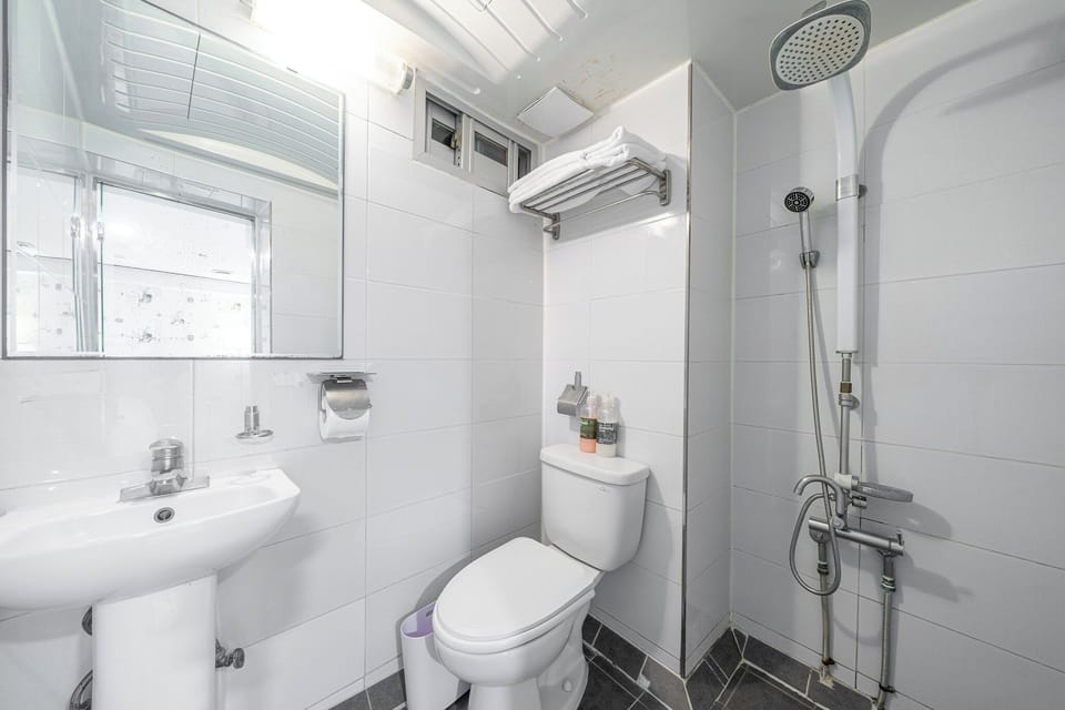 Standard Double Room | Bathroom | Hair dryer, slippers