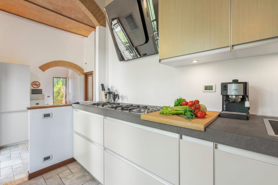 Full-size fridge, oven, dishwasher, espresso maker