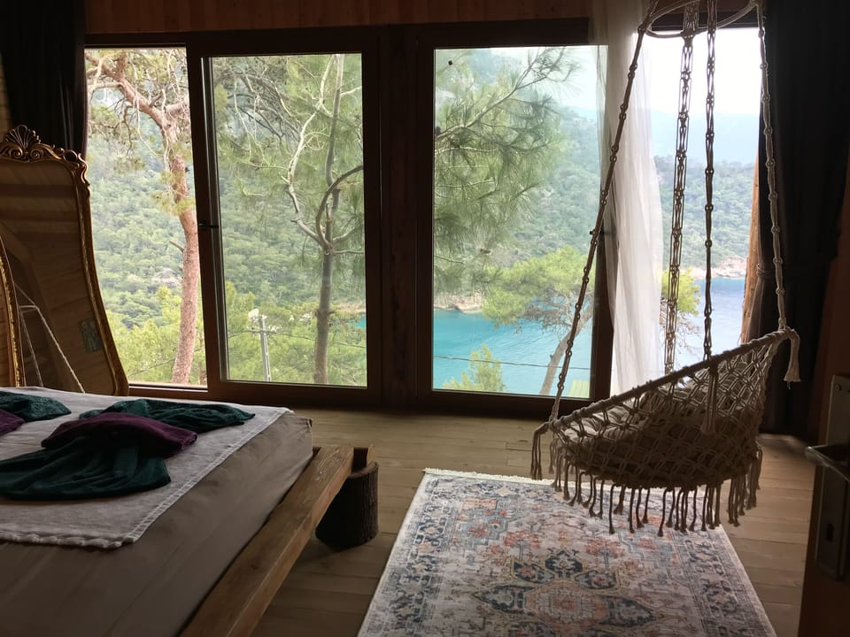 Petunya Evi | WiFi (free)