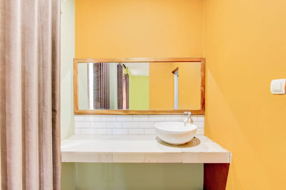 Suite | Bathroom | Shower, towels