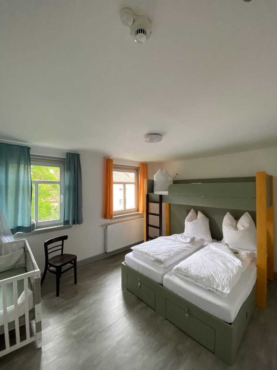 Graebelesberg Familienzimmer | Free WiFi, bed sheets