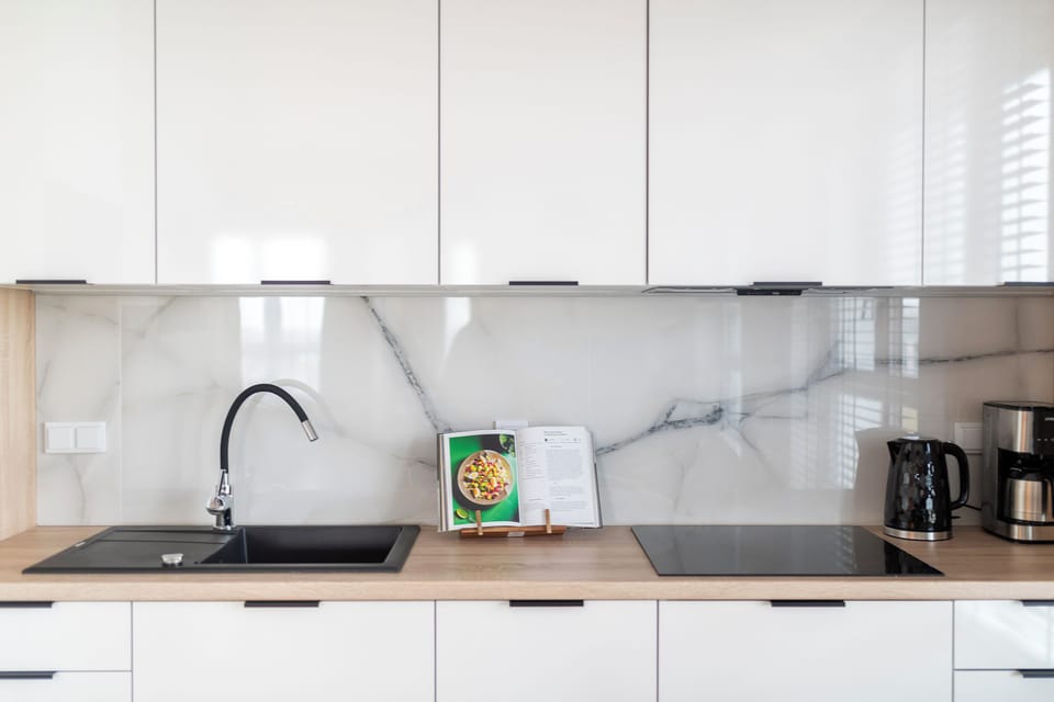 Luxury Apartment, 2 Bedrooms, Balcony, City View | Private kitchenette | Full-size fridge, microwave, stovetop, dishwasher