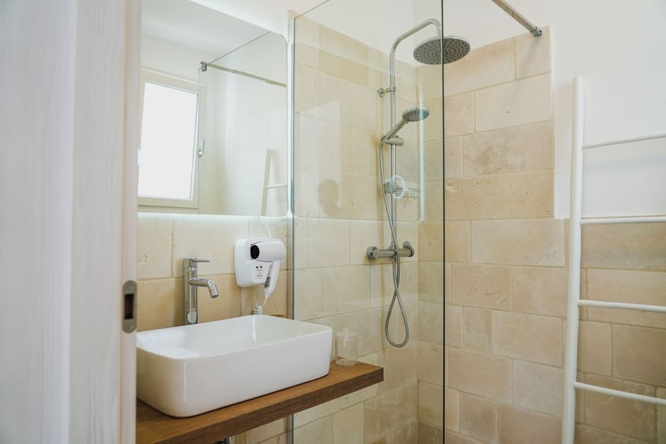 Individually decorated, individually furnished, soundproofing, free WiFi