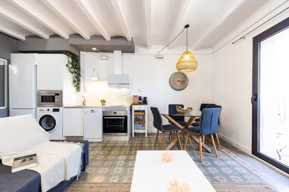 House | 2 bedrooms, desk, iron/ironing board, Internet