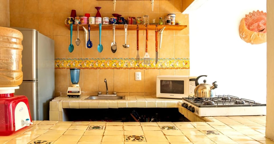 Economy House | Private kitchen | Fridge, microwave, oven, stovetop