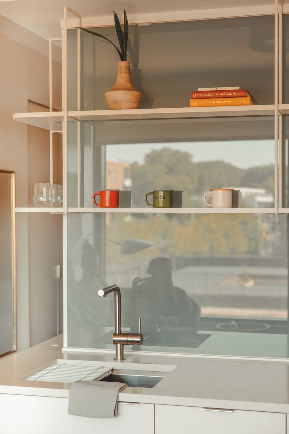 Full-size fridge, microwave, dishwasher, espresso maker