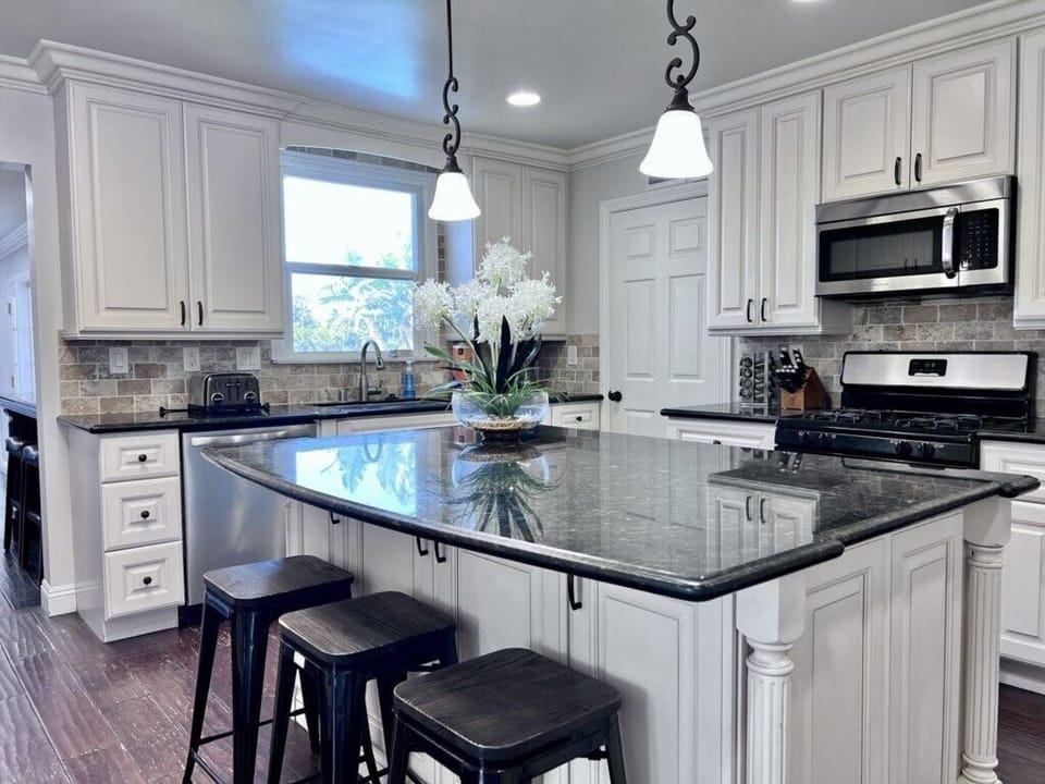 House, Multiple Beds, Pool Access, Pool View (Destination #22) | Private kitchen | Electric kettle