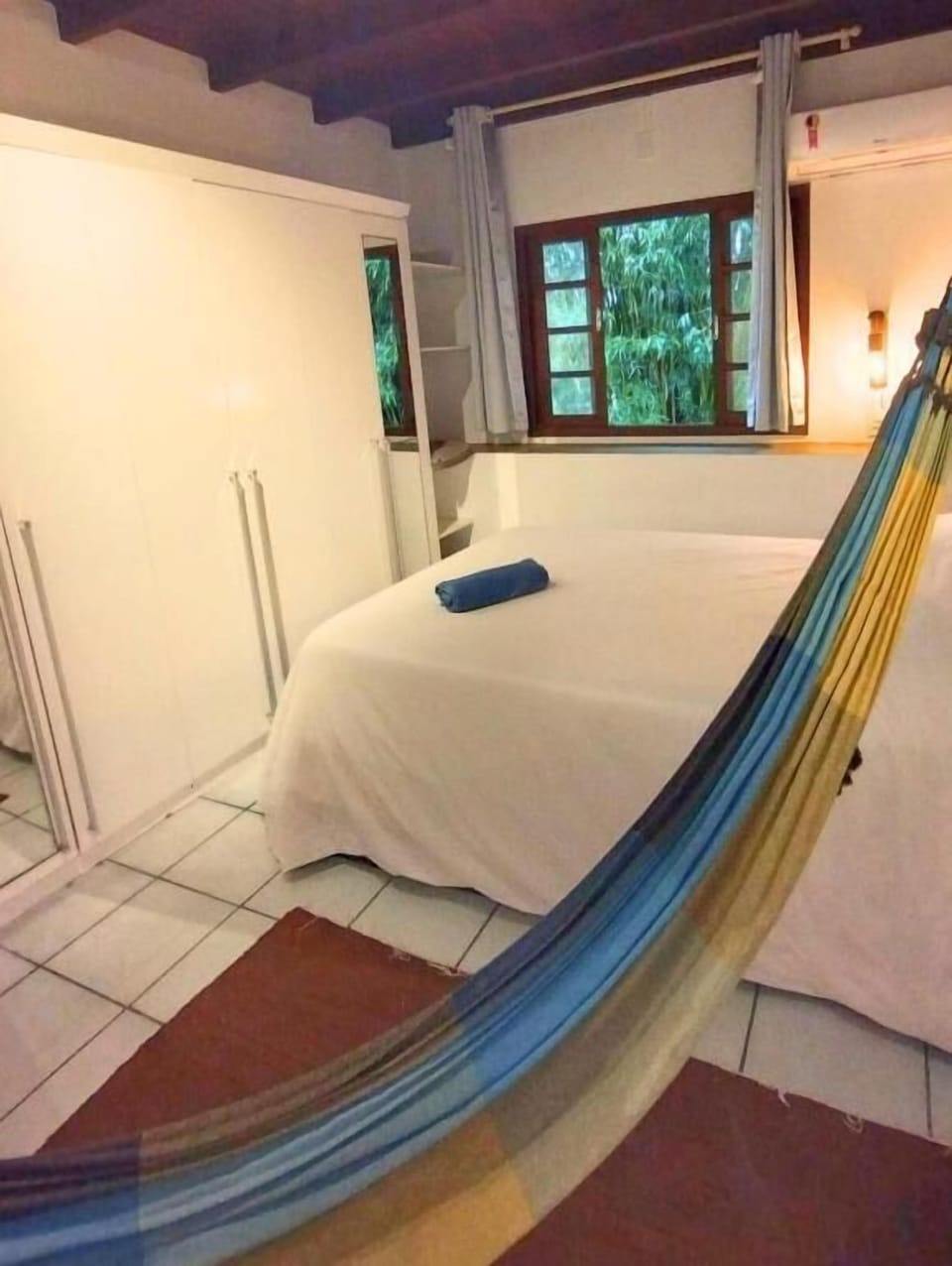 Comfort Room | Free WiFi, bed sheets