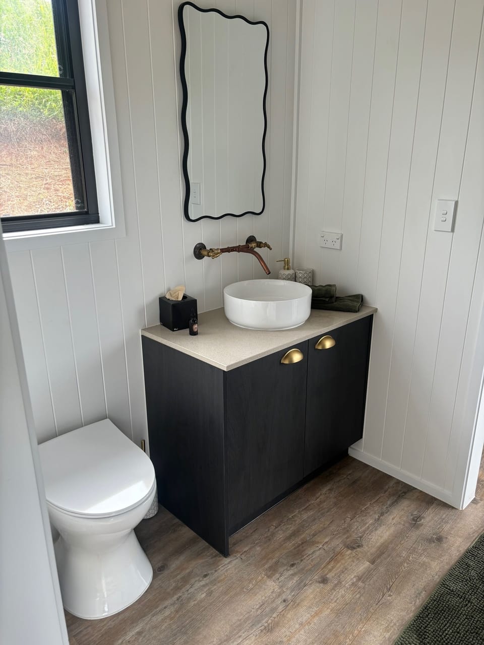 Standard Cabin | Bathroom | Shower, free toiletries, towels