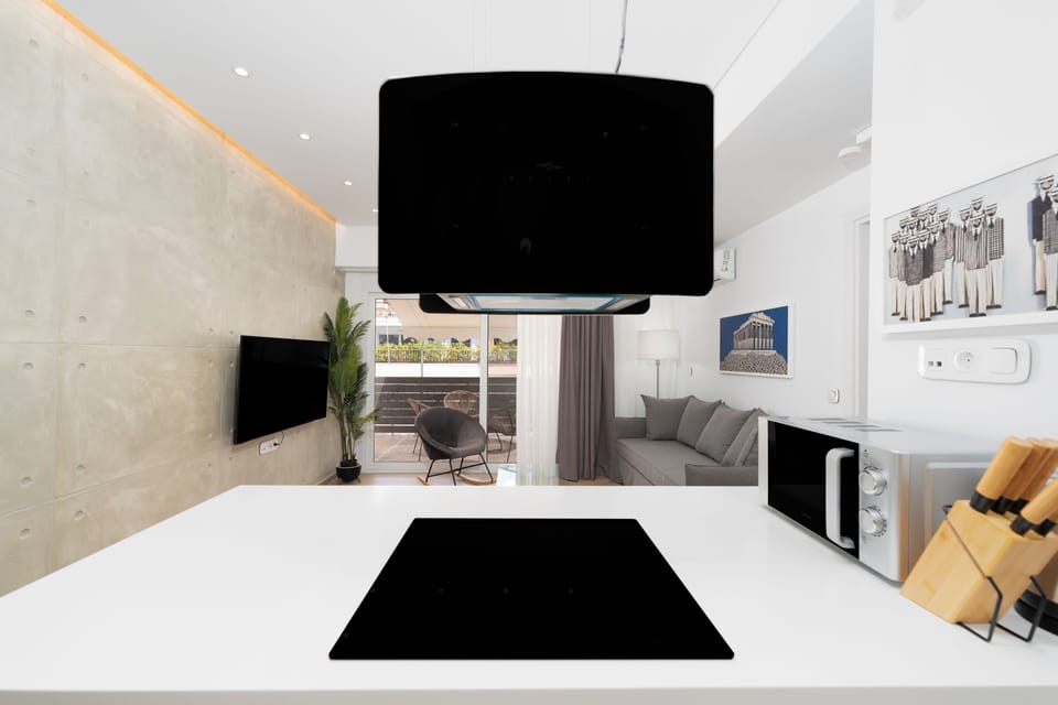 Luxury Apartment | Private kitchen | Fridge, microwave, oven, stovetop