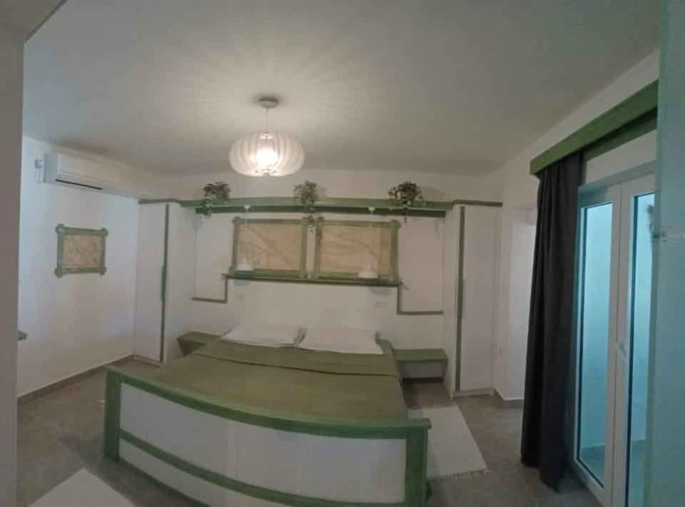 Apartment (Guest House Green Corner Supetarska D) | 2 bedrooms, cribs/infant beds, free WiFi