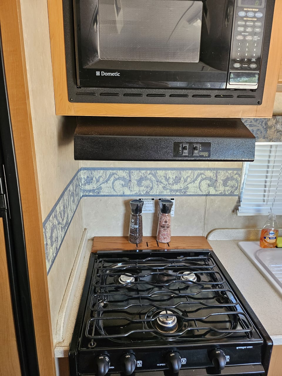 Tent | Private kitchen | Paper towels