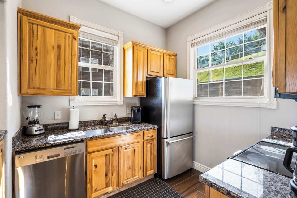 Condo, Multiple Beds, Balcony, Mountain View (Blue Bird by Lake Escape) | Private kitchen | Coffee/tea maker