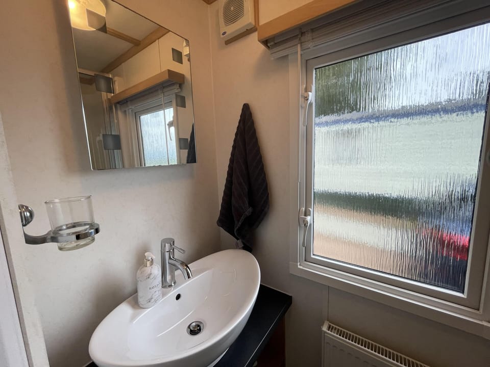 Letham Feus Caravan Park ,leven, Fife, Scotland Cabin in Scotland