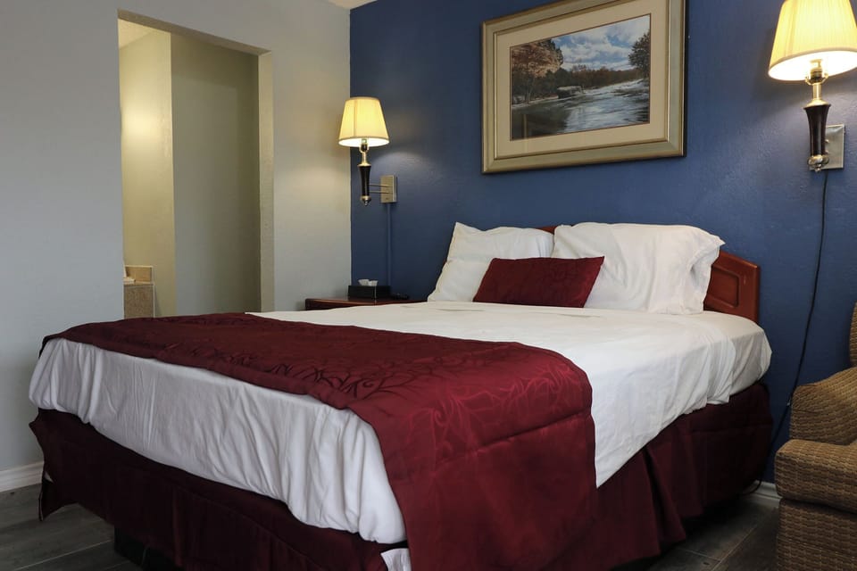 Desk, iron/ironing board, WiFi (free), bed sheets
