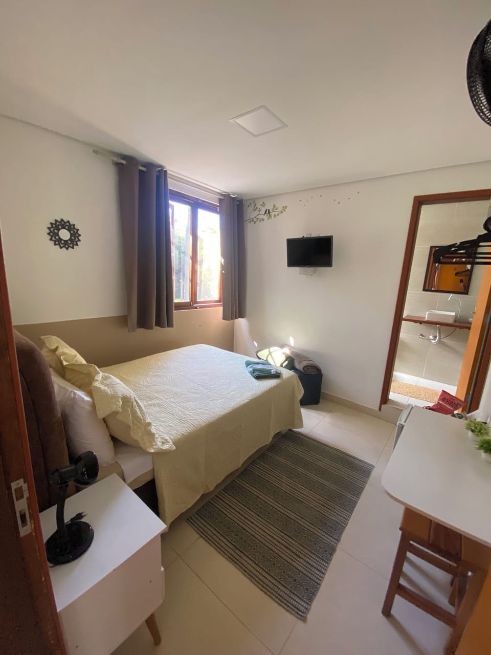 Executive Suite, 1 Double Bed, Ensuite, Executive Level | 1 bedroom, minibar, desk, laptop workspace