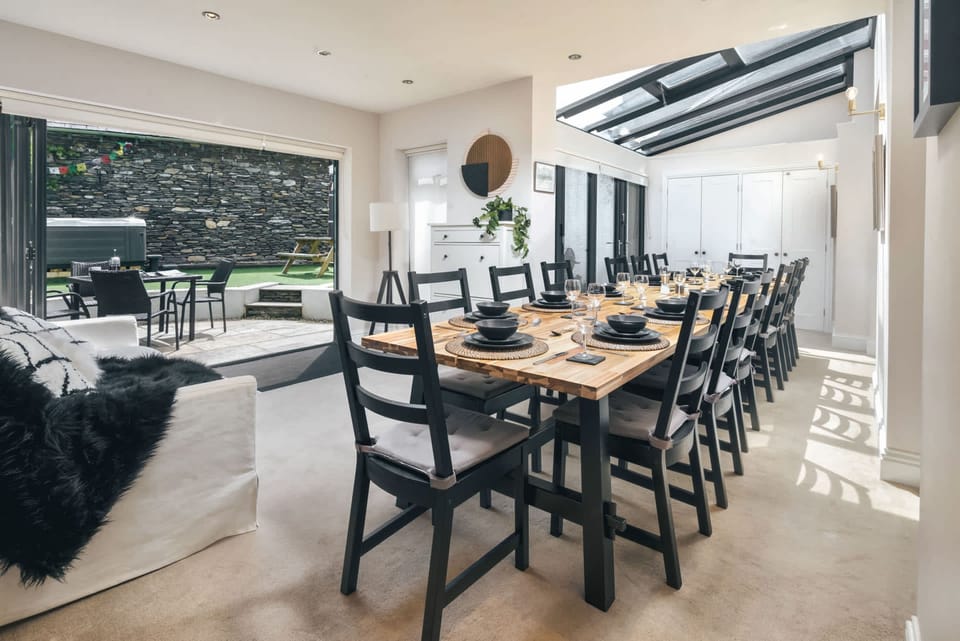 House | 8 bedrooms, Internet