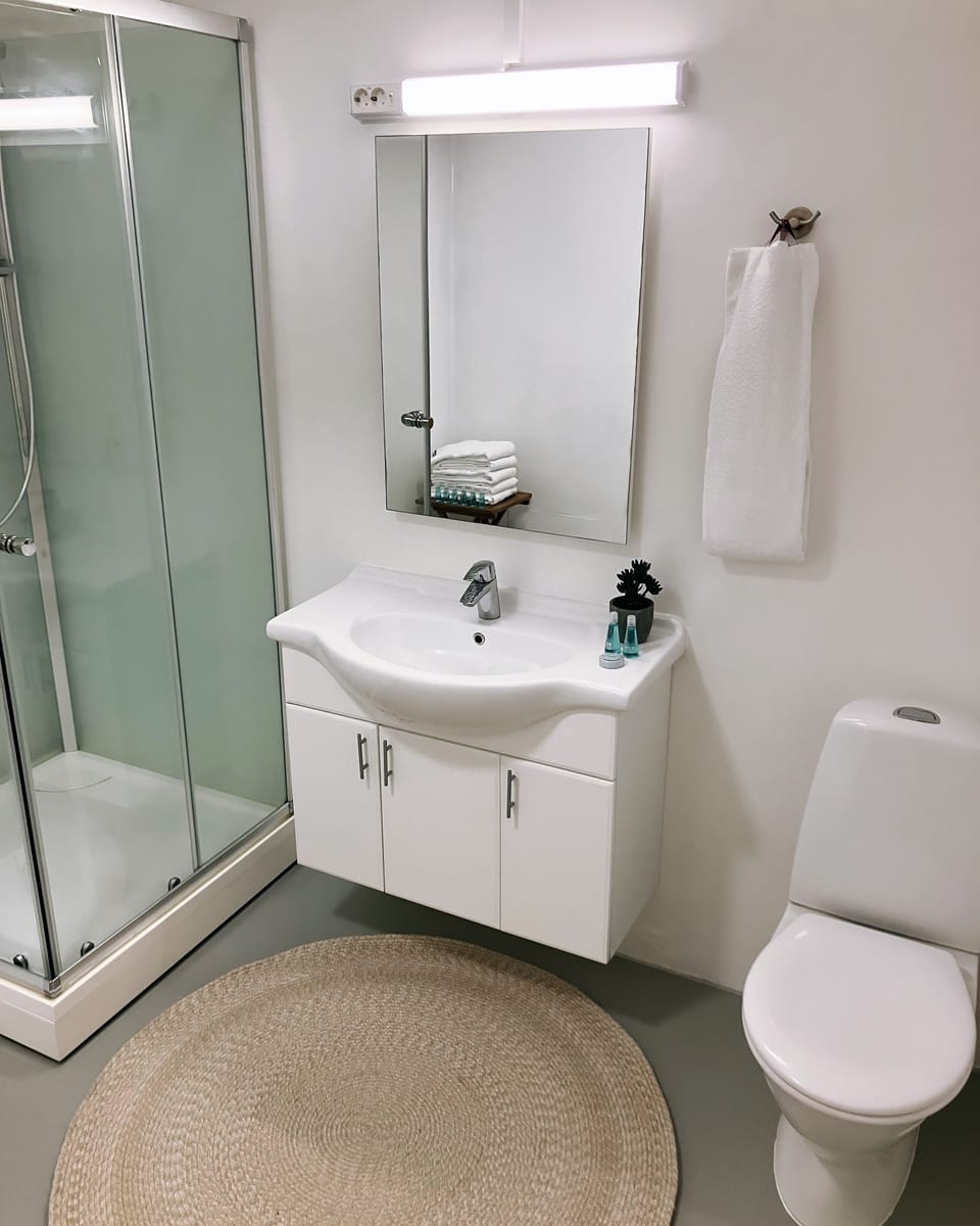 Shower, towels, soap, shampoo