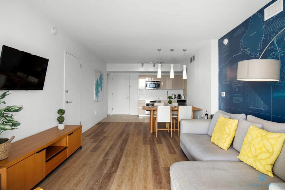 Apartment w Balcony Gym Near Beach Apartment in Hallandale Beach