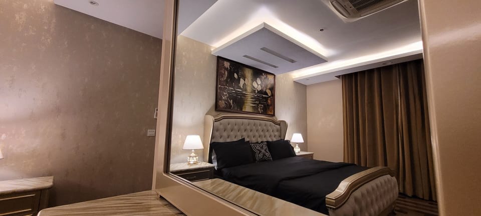Presidential Apartment, 2 Bedrooms, City View | Premium bedding, free minibar, desk, laptop workspace