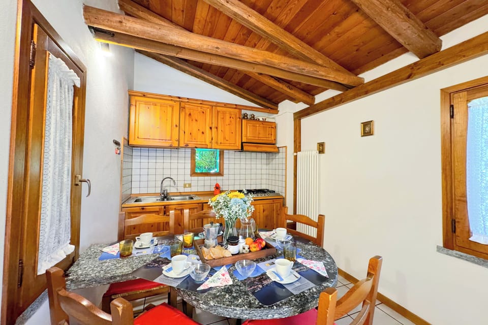 Family Townhome, 2 Bedrooms, Terrace, Mountainside (Villetta Alessia) | Private kitchen