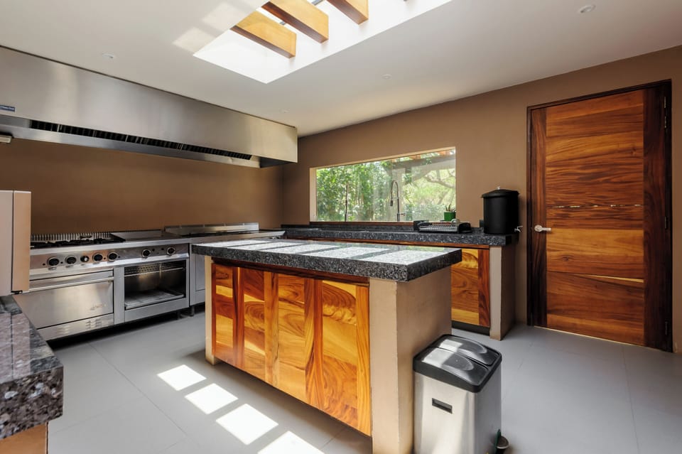 Cottage, Mountain View | Private kitchen | Full-size fridge, microwave, oven, dishwasher