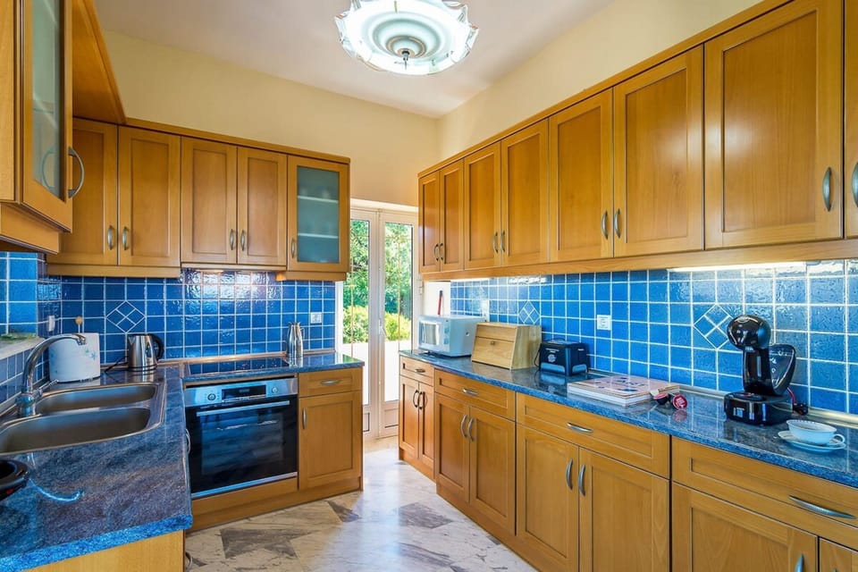 House | 4 bedrooms, Internet