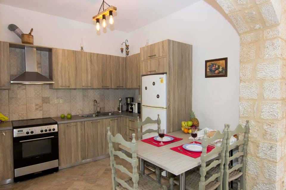 House | 2 bedrooms, soundproofing, Internet