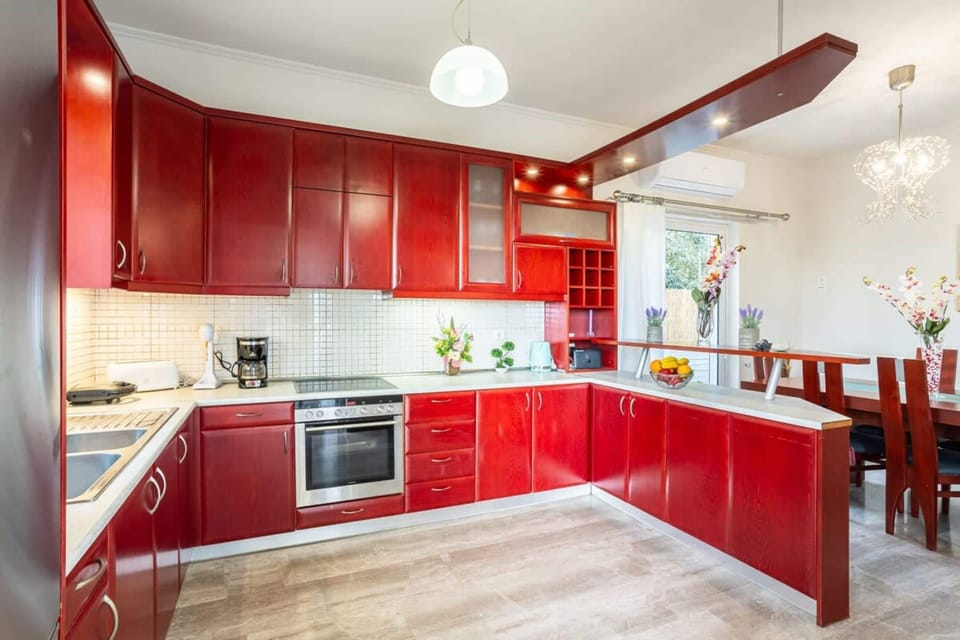 House | 3 bedrooms, desk, Internet
