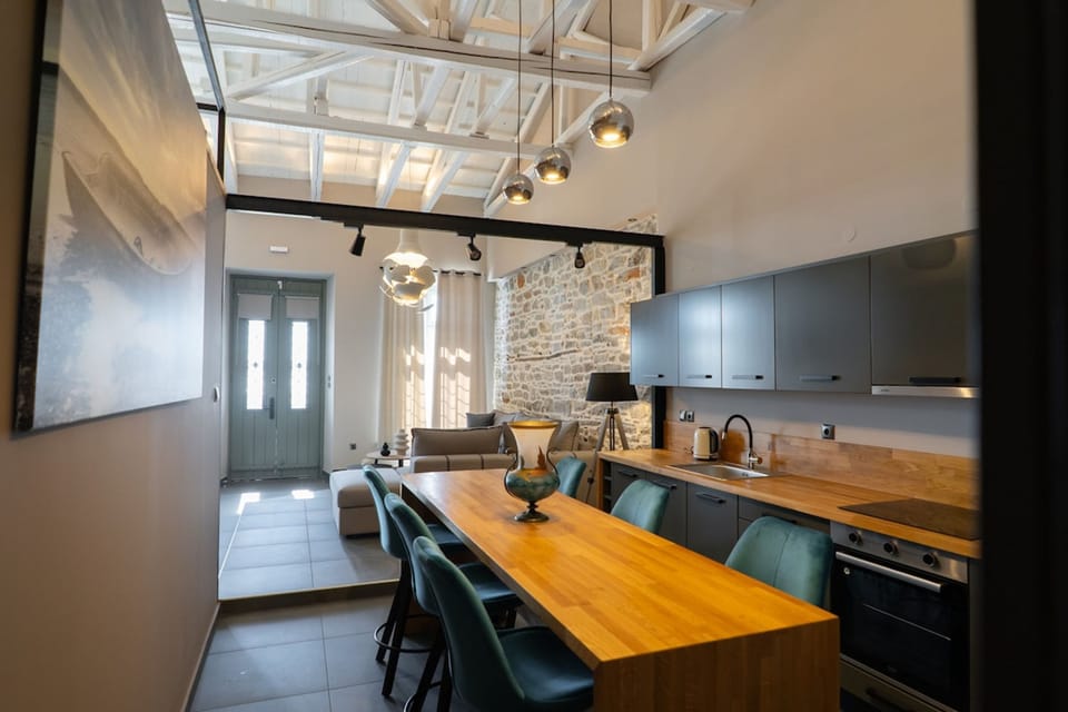 House | 3 bedrooms, desk, soundproofing, Internet