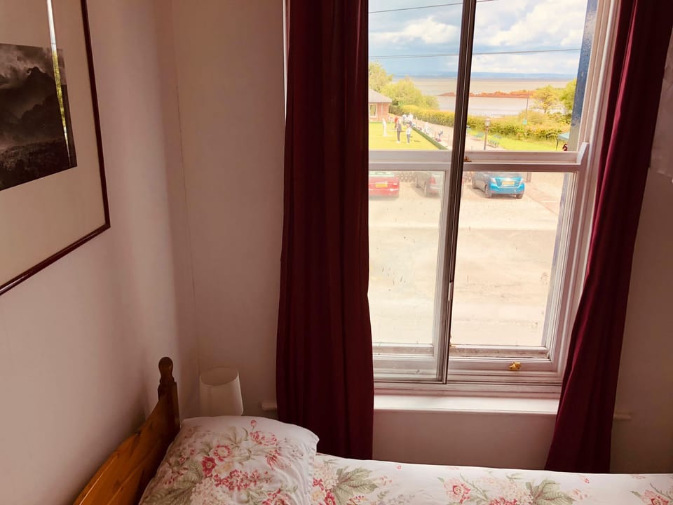 Deluxe Double Room, Multiple Beds, Non Smoking, Sea View | Iron/ironing board, free WiFi
