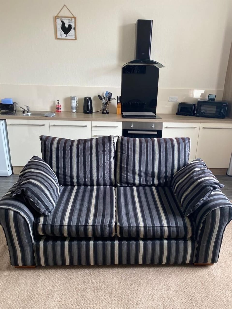 Apartment, 2 Bedrooms (Charlotte Street) | Living area | 32-inch LCD TV with digital channels