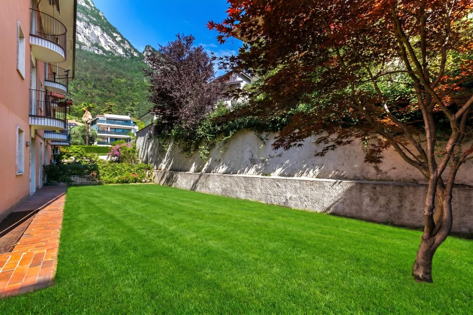 Family Apartment, 2 Bedrooms, Microwave (Il Giardino di Riva) | Property grounds