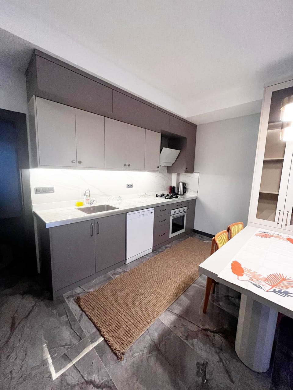 Family Villa, Sea View | Shared kitchen | Electric kettle