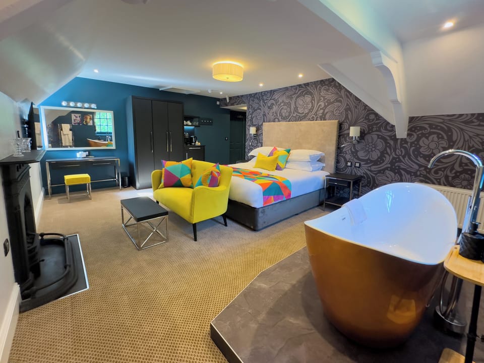 Luxury House, Hot Tub | 11 bedrooms, premium bedding, Select Comfort beds, in-room safe