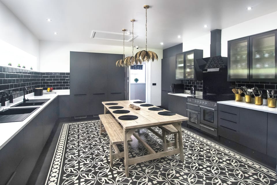 Luxury House, Hot Tub | Private kitchen | Coffee/tea maker, electric kettle, highchair