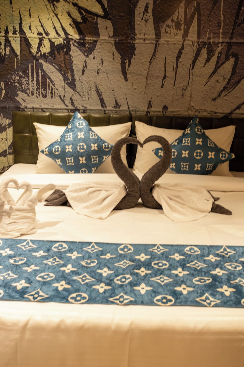1 bedroom, premium bedding, down comforters, in-room safe