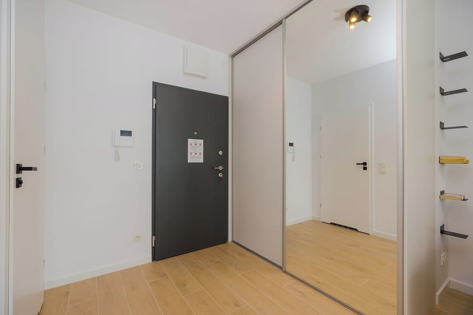 Iron/ironing board, WiFi (free)