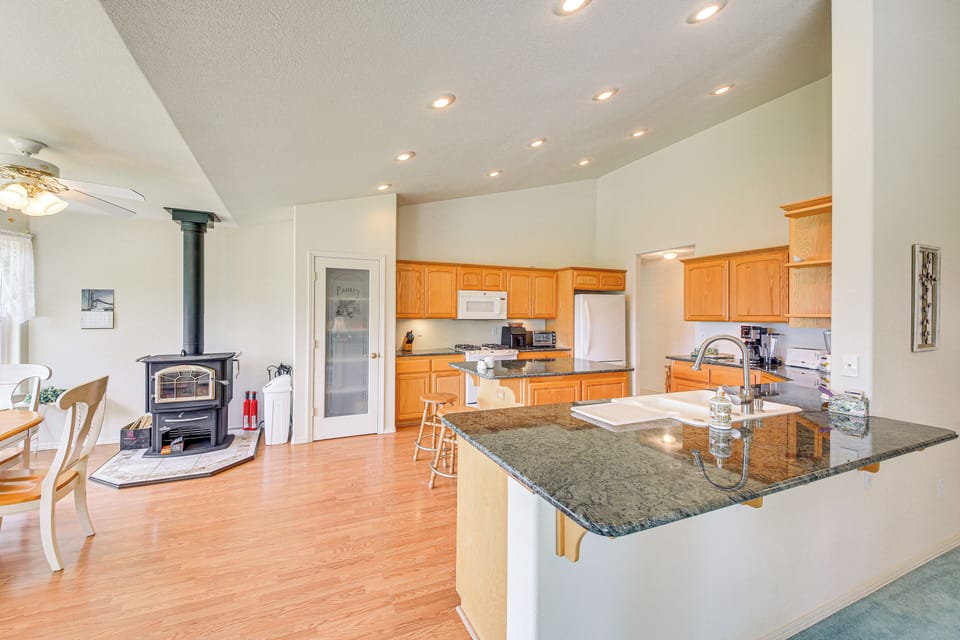 House (3 Bedrooms) | Interior