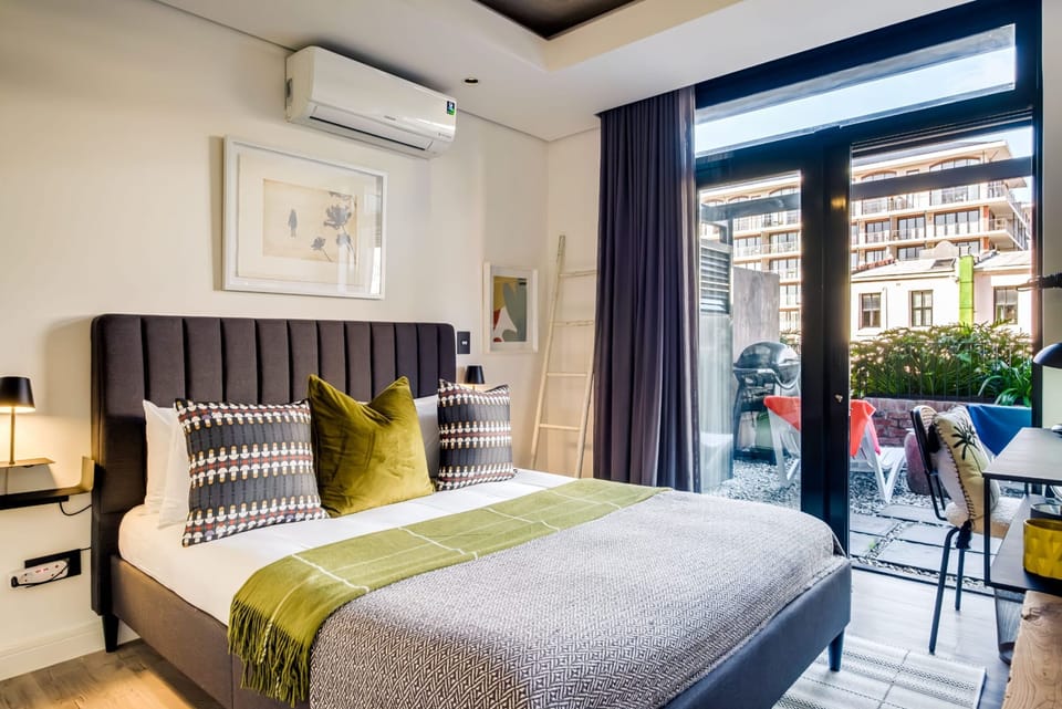 Contemporary Charming Apartment The Urban Edge Apartment in Cape Town