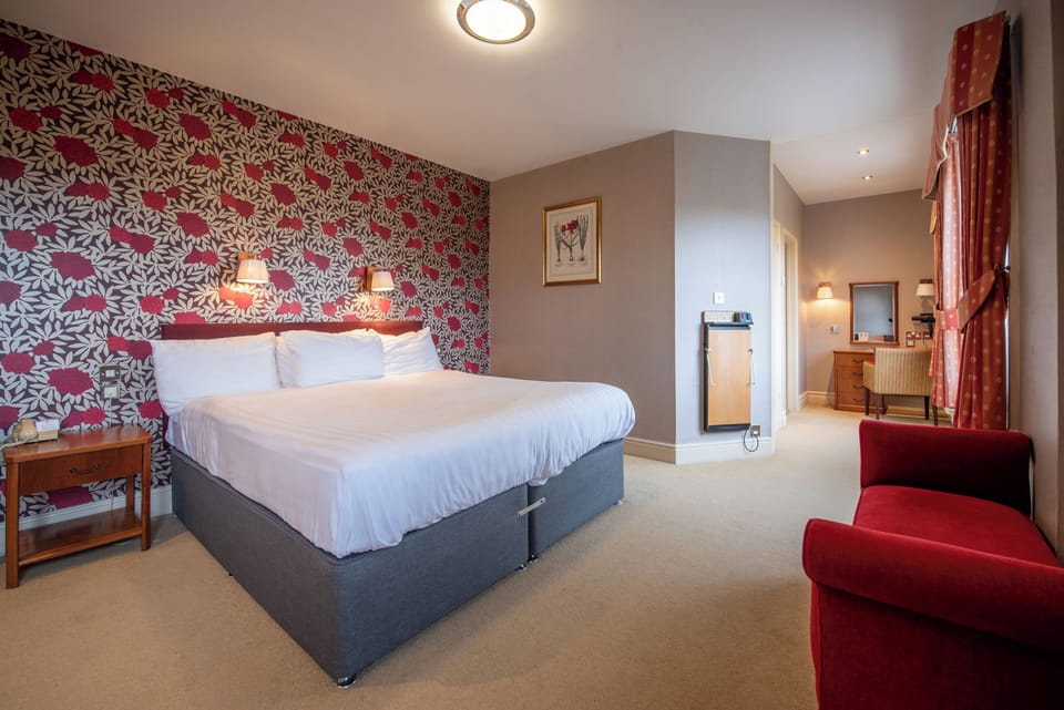 Desk, iron/ironing board, free WiFi, bed sheets