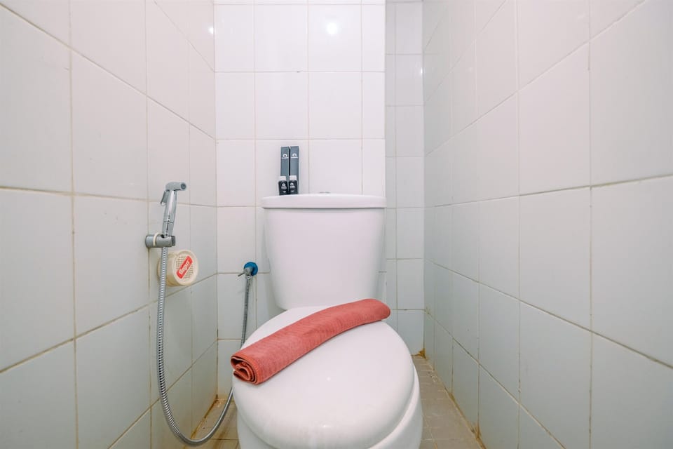 Deluxe Studio | Bathroom | Shower, towels