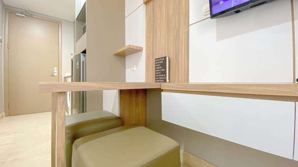 Deluxe Studio | Living area