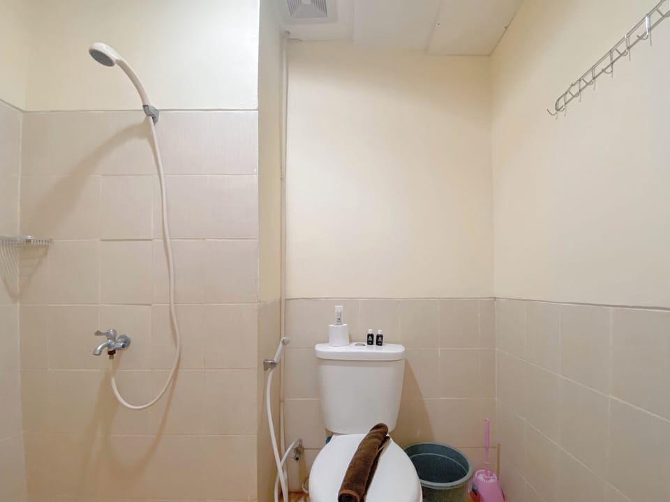 Homey 2Br Apartment Gateway Ahmad Yani Cicadas Apartment in Bandung