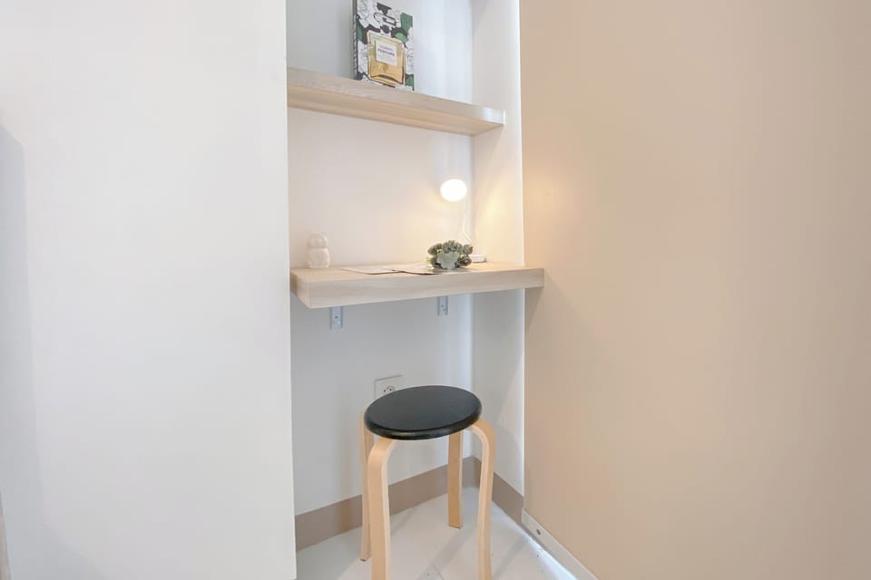Deluxe Studio | Living area