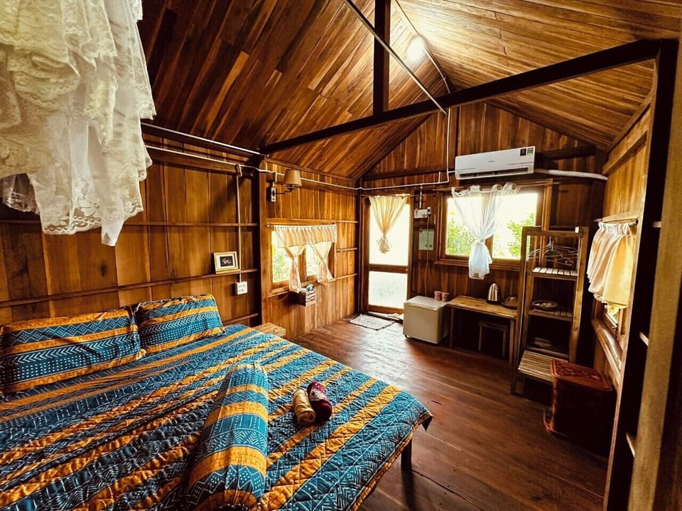 Comfort Bungalow, Garden View | 1 bedroom, individually decorated, individually furnished, desk