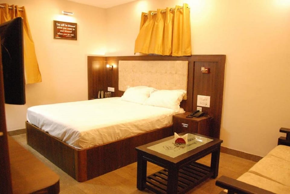Deluxe Double Room | Free WiFi, bed sheets